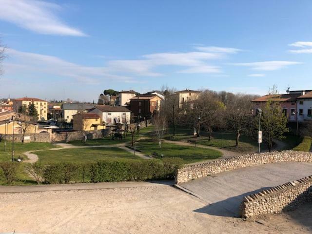 La Casa Della Ada Hotel Castelnuovo del Garda Exterior foto